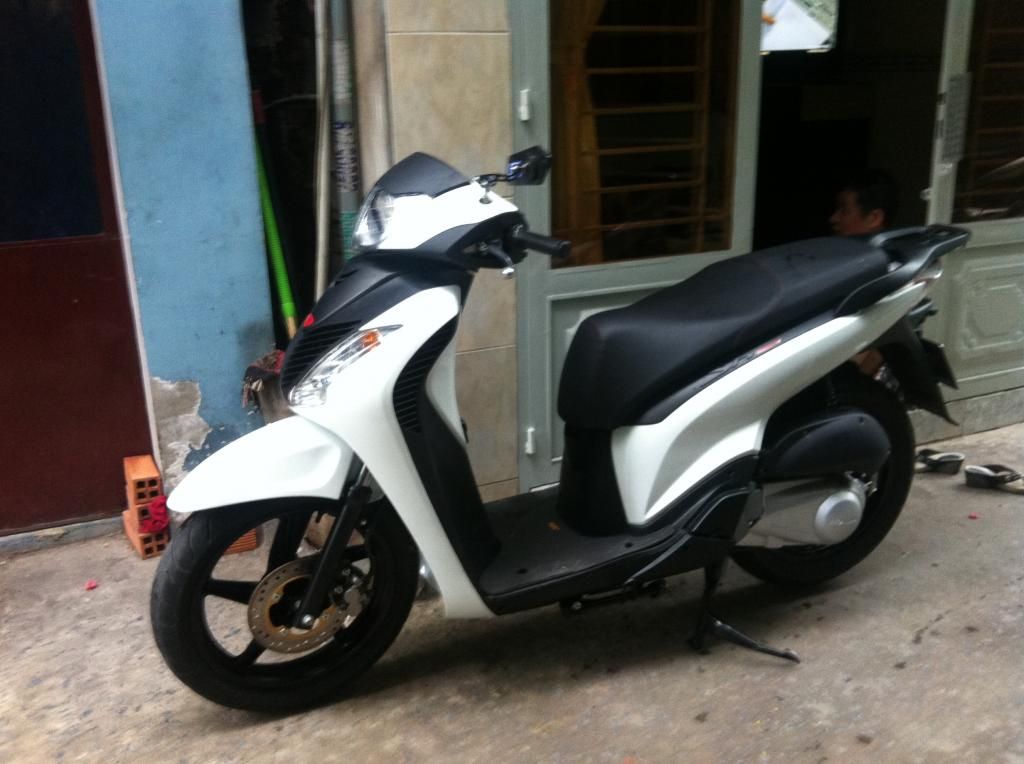 SH 204 up SH Italy trắng sport 212 mẫu đồng hồ đen,giá shock. - 1