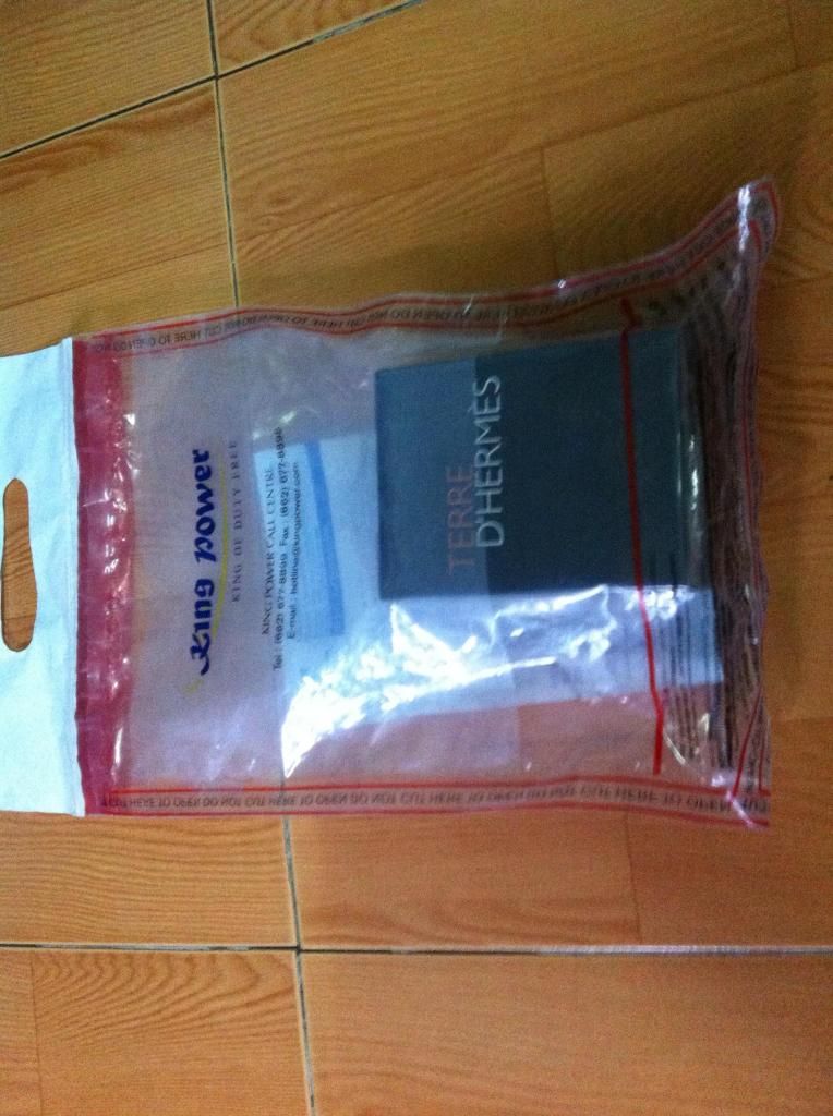 Bán chai Hermes terre pure pafume mua duty free sân bay quốc tế Thái Lan.