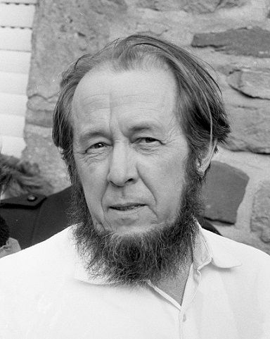 Aleksandr_Solzhenitsyn_1974crop_zpskmoih
